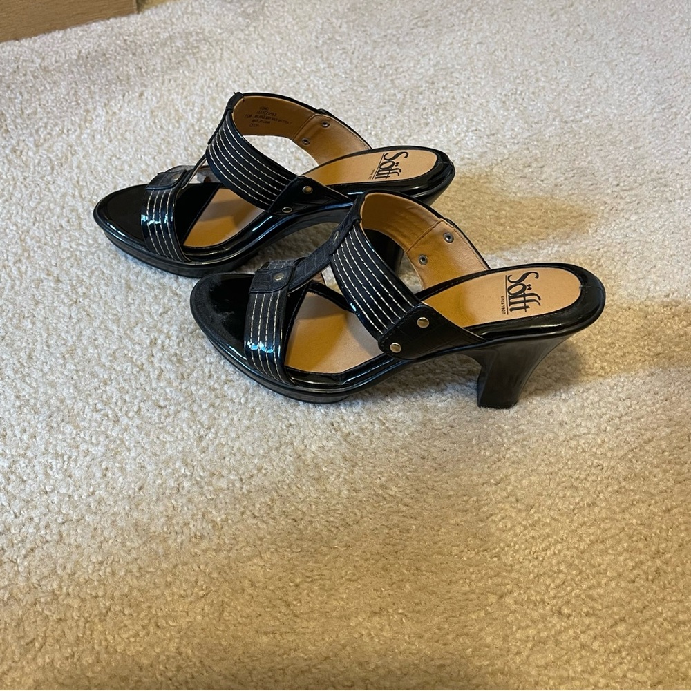 Sofft Style Black Heels with Tapered Kitten Heel